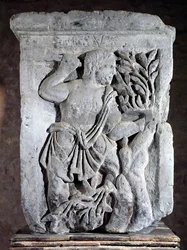 Kapital der Nautes-Säule, die Esus zeigt, wie er Mistelzweige schneidet, 14-37 n. Chr.